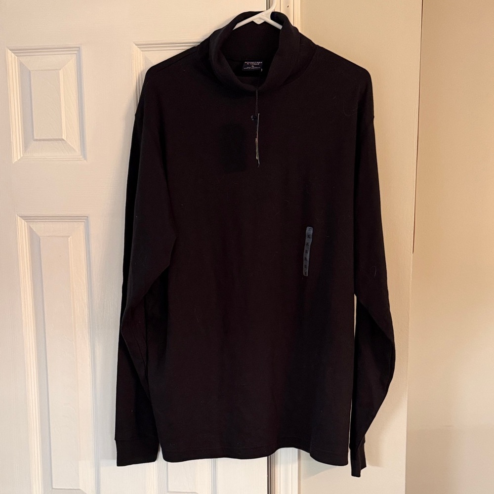 Roundtree and Yorke Men's Turtleneck in Black